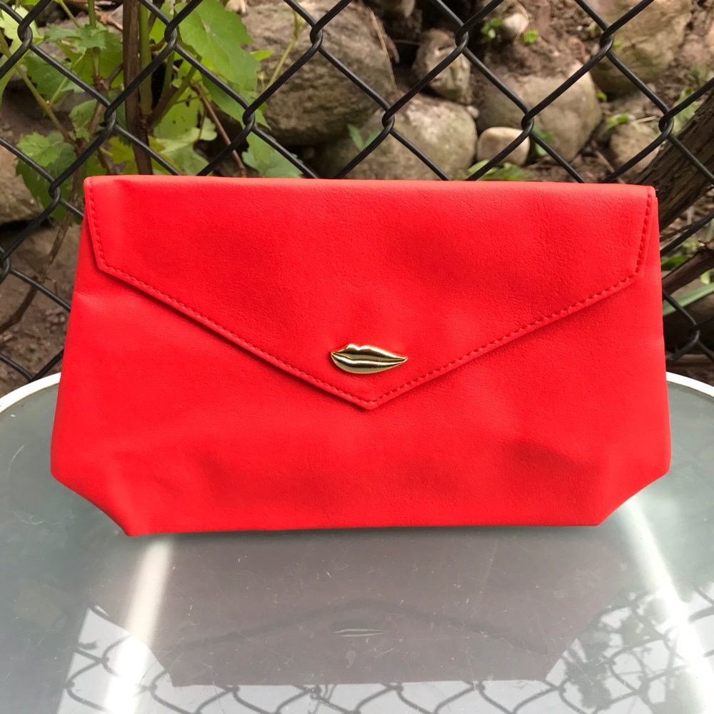 Medium Red ipsy Glam BAG Kiss and Makeup Clutch Bag Makeup Cosmetic *NEW